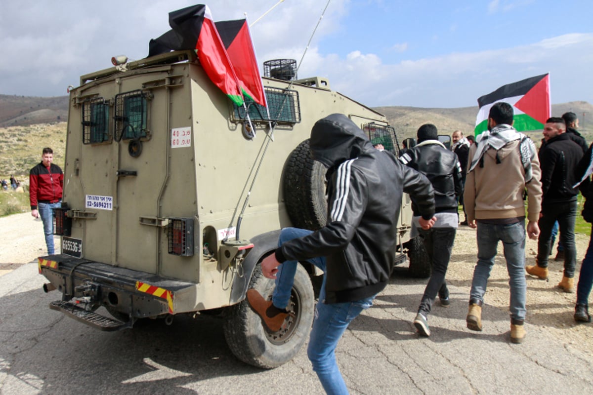 הפלסטינים זועמים: ניסיון פיגוע בהר הבית; מהומות ביו"ש