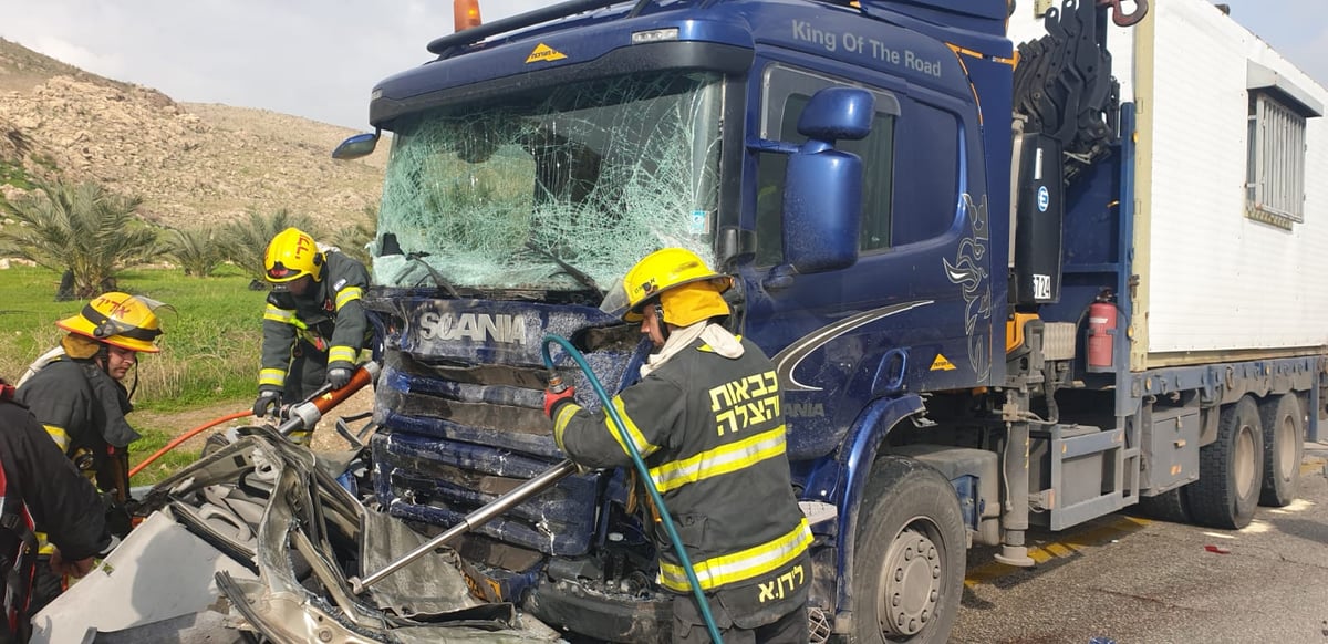 3 ימים אחרי ה"חלאקה" לבנה: התנגשה במשאית - ונהרגה