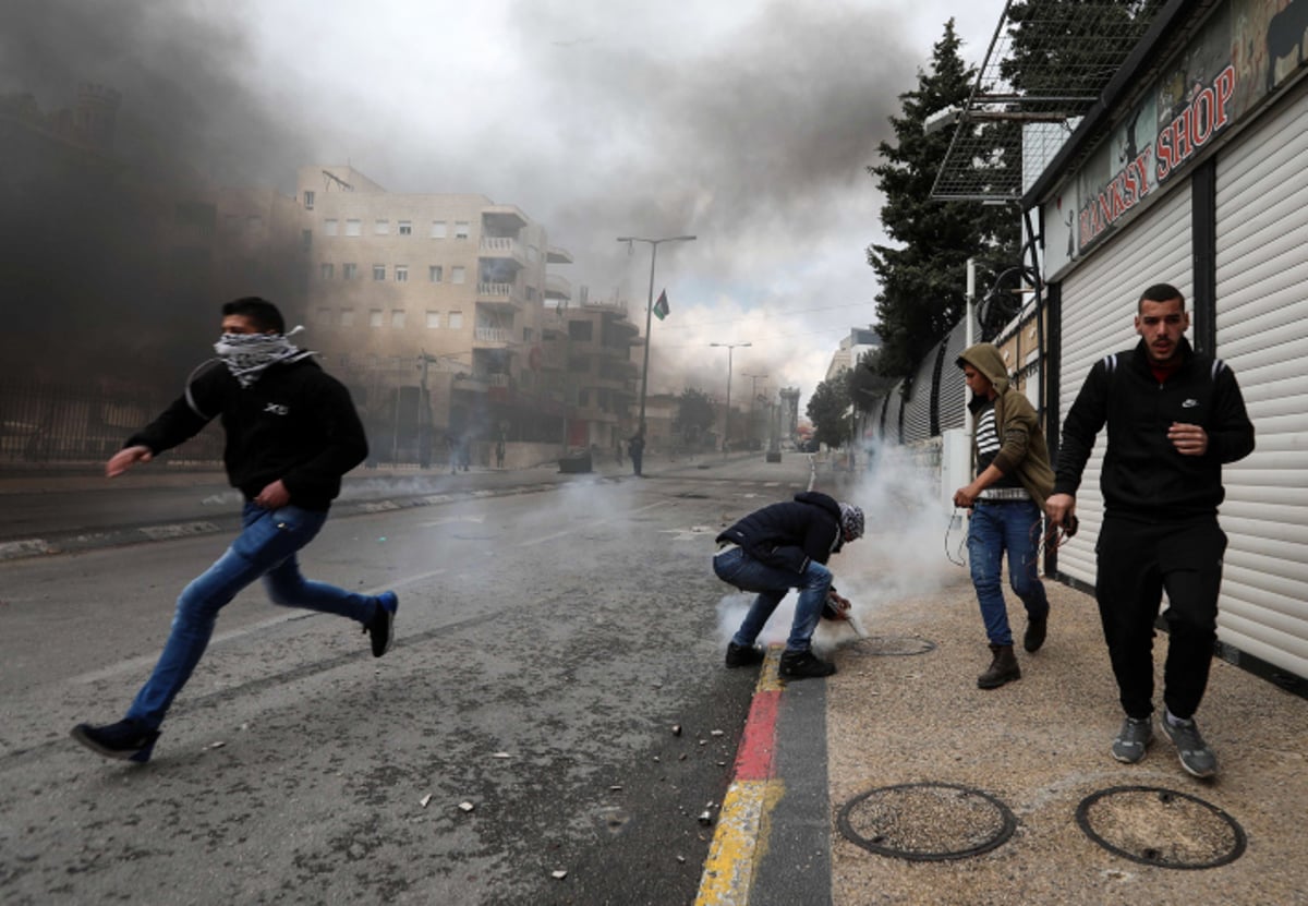 גלריה: התפרעויות הערבים ביו"ש וברצועה