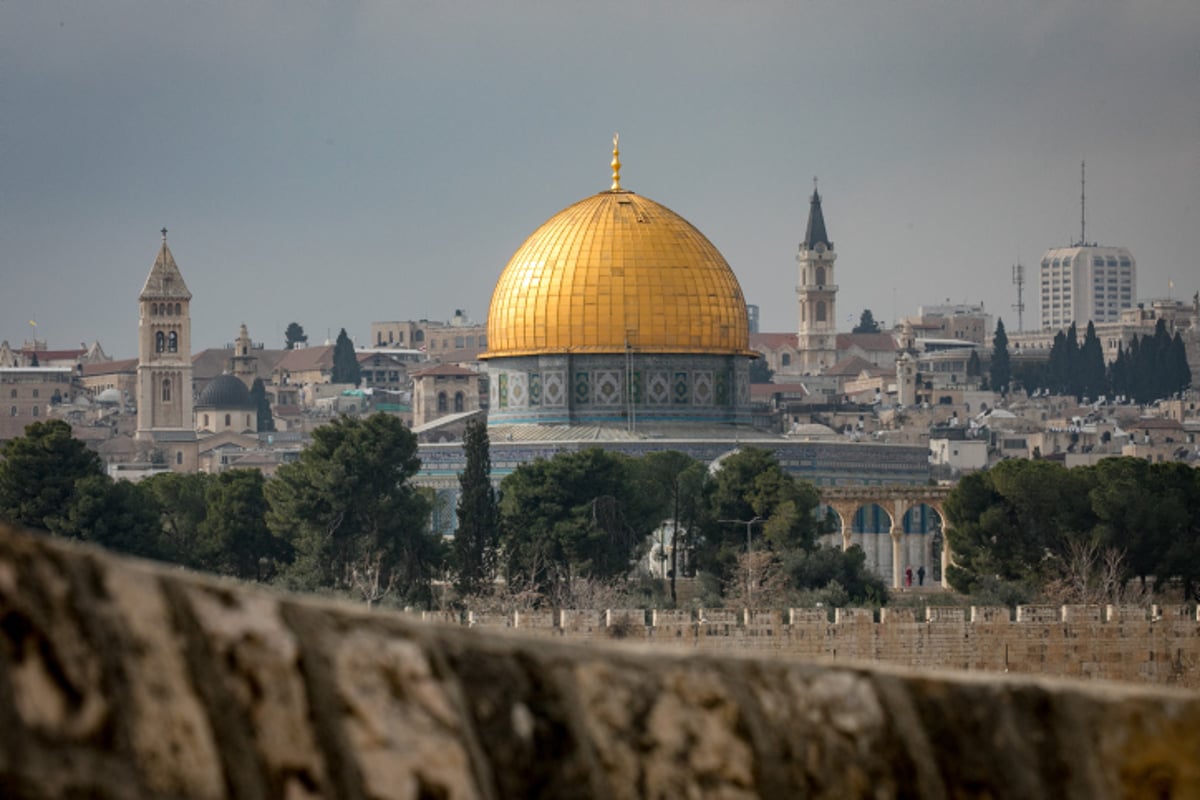 מתח ודריכות בהר הבית מחשש שהפלסטינים יתפרעו מחר