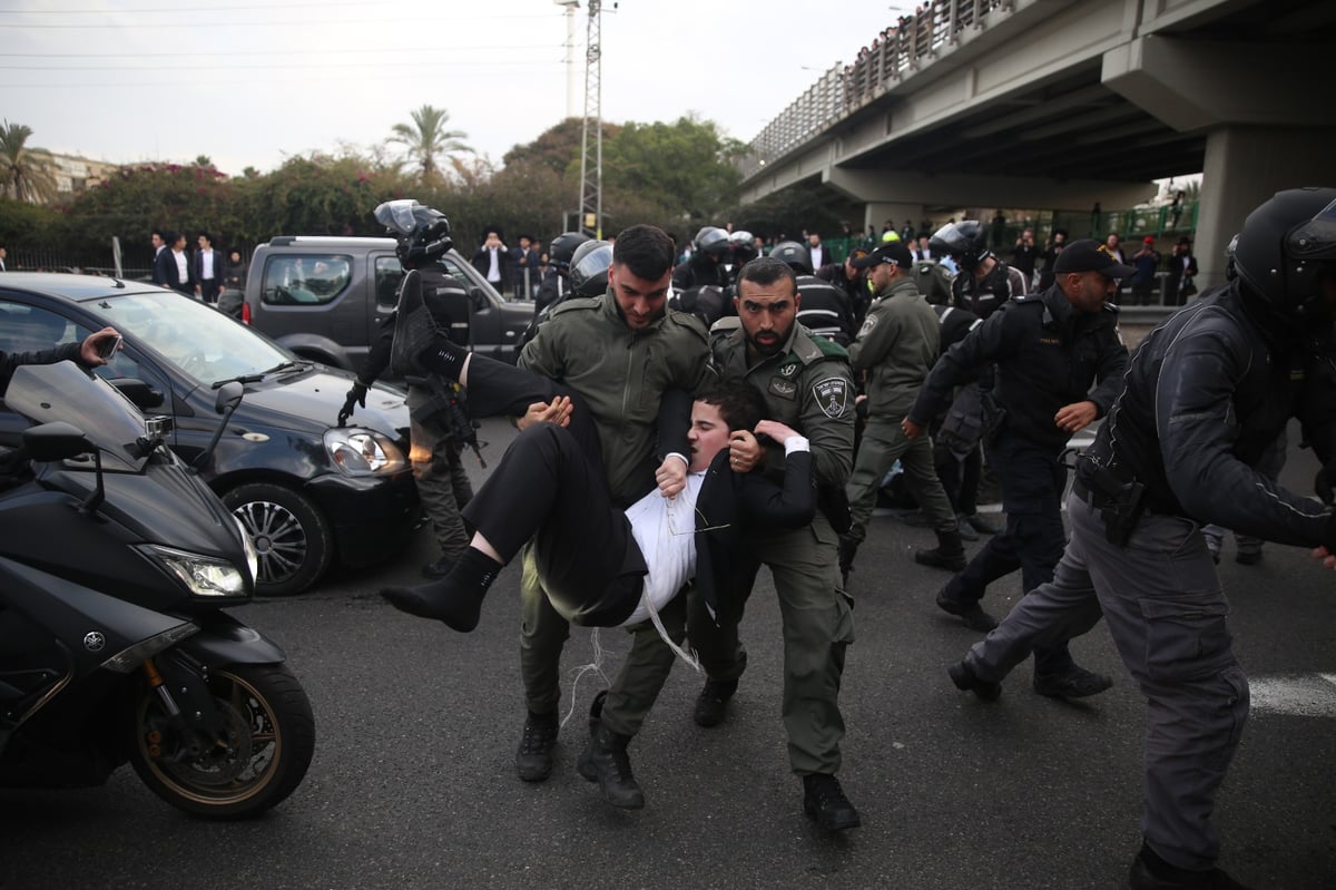 'הפלג' חסמו את בני ברק; הפגינו ב'כביש 4' על מעצר עריק