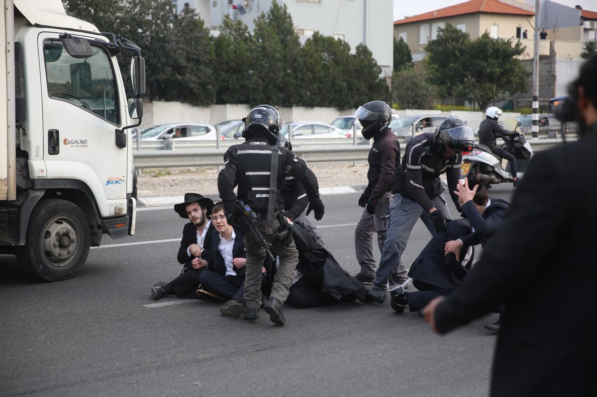 'הפלג' חסמו את בני ברק; הפגינו ב'כביש 4' על מעצר עריק