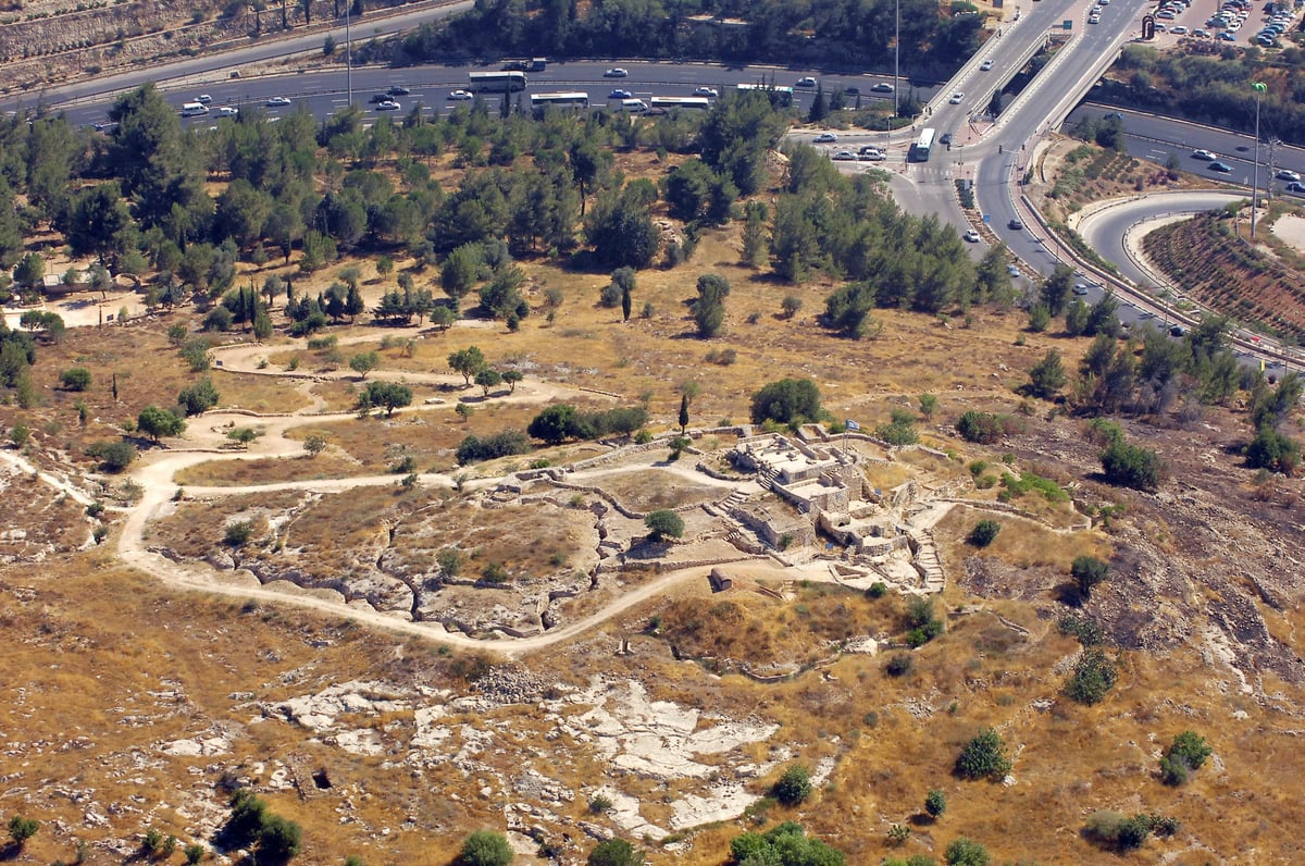 הקסטל, מהאוויר