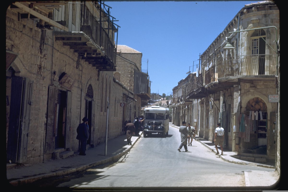 מאה שערים, 1950