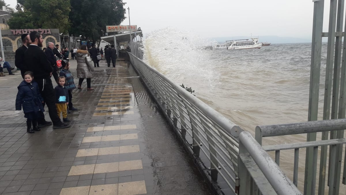 הטבריינים לחוצים: הכנרת 'עולה על גדותיה'