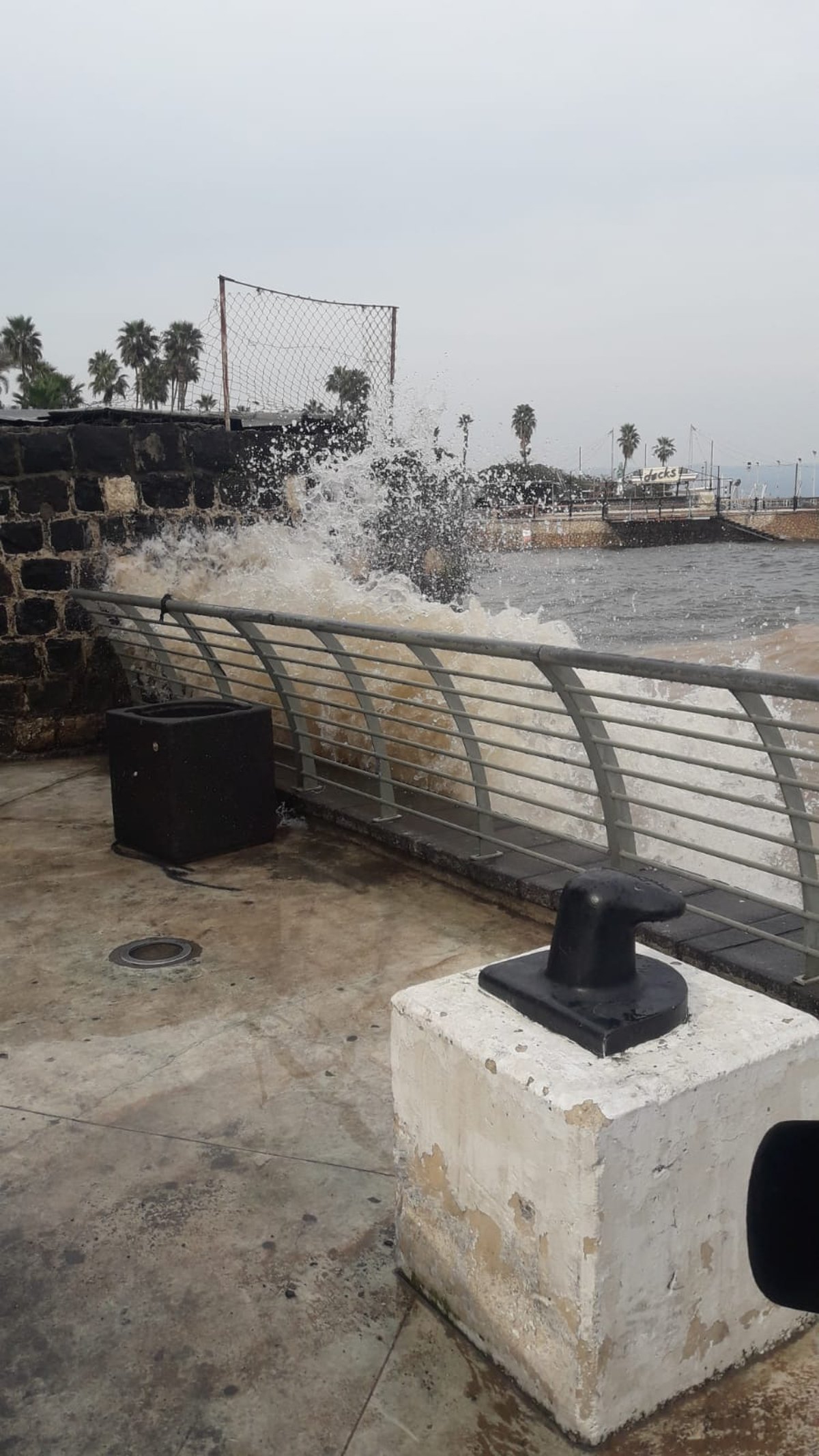 הטבריינים לחוצים: הכנרת 'עולה על גדותיה'