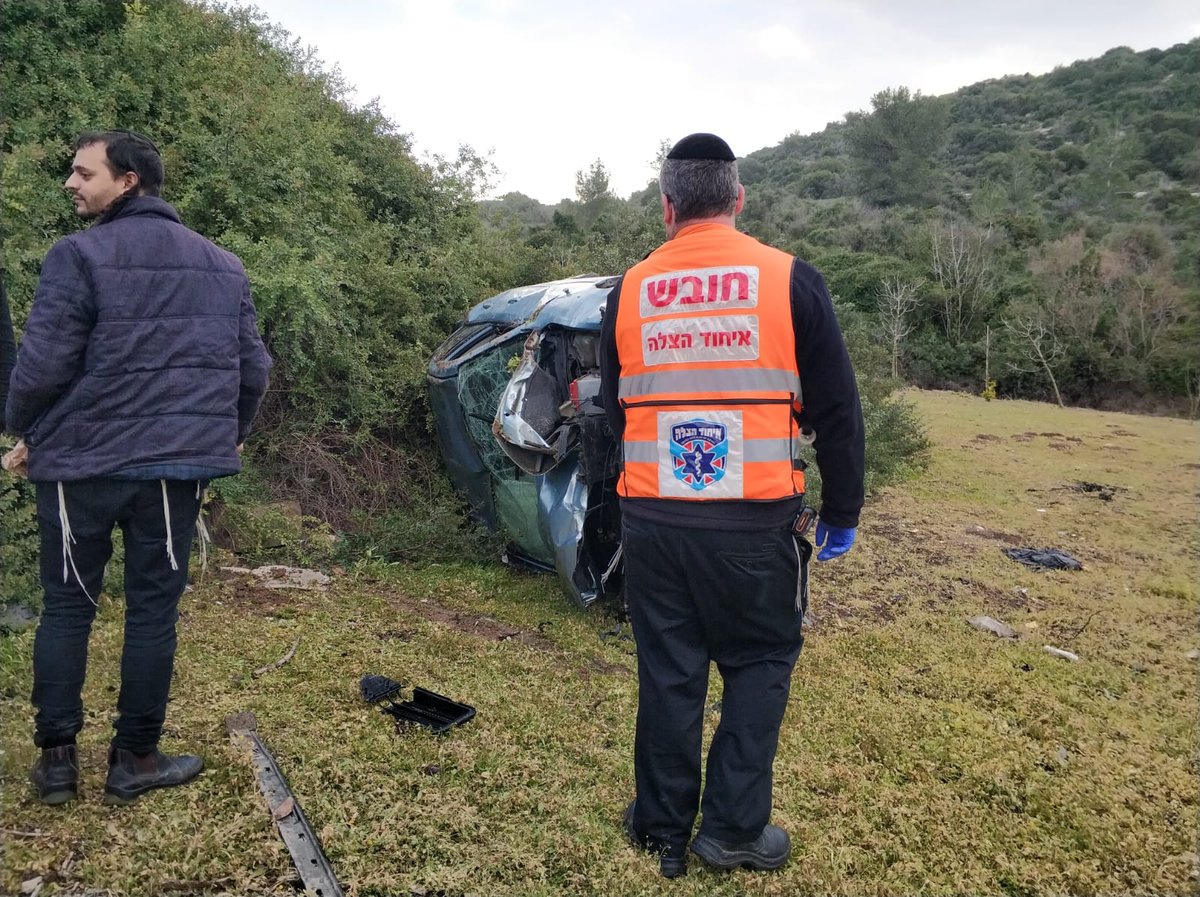 הרכב התהפך ונהרס: האבא ושני ילדיו ניצלו