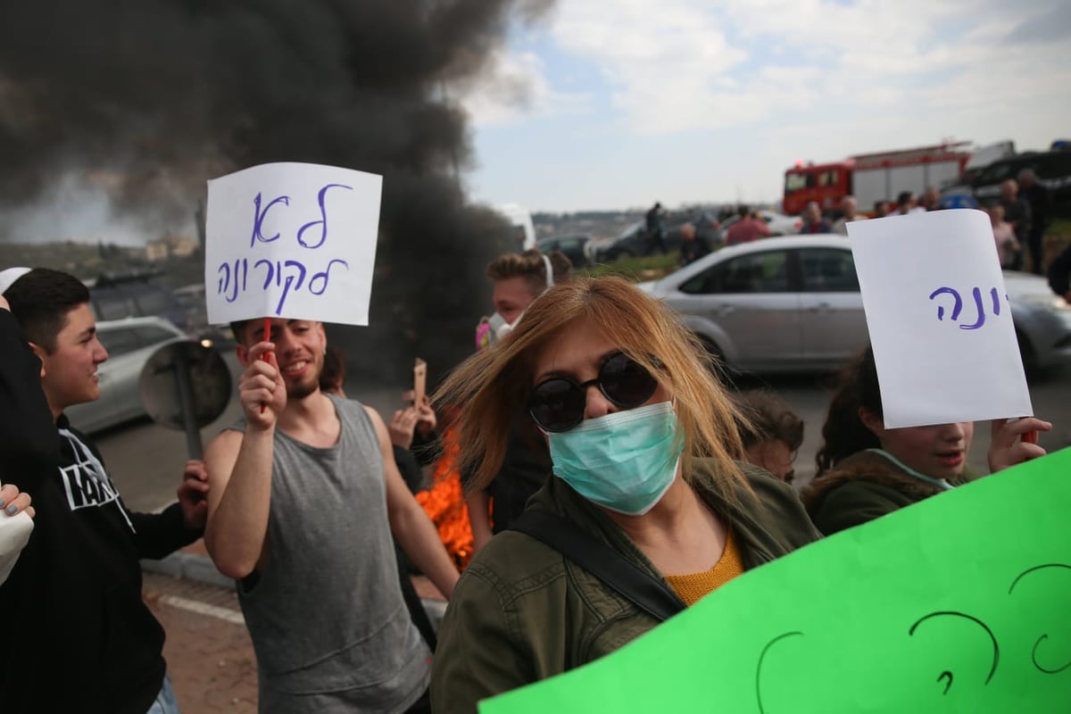 בהלת הקורונה: הקוריאנים יובאו לישוב; התושבים מחו בזעם