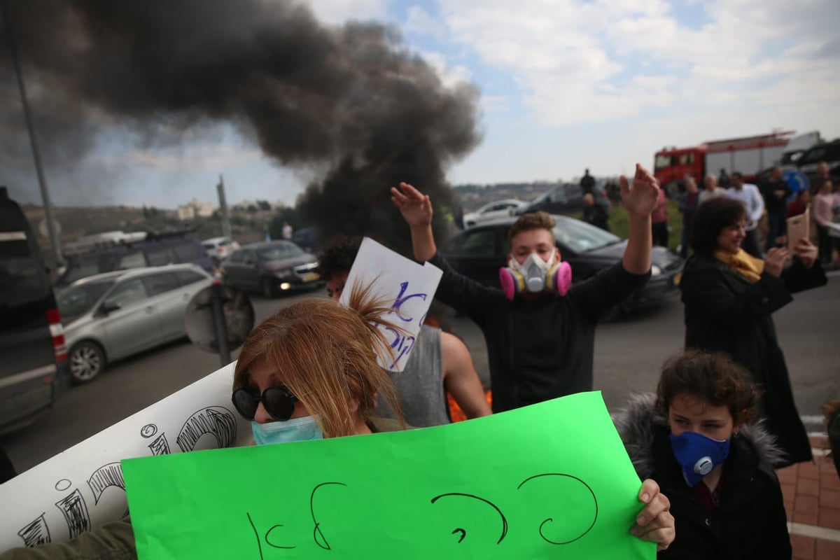 בהלת הקורונה: הקוריאנים יובאו לישוב; התושבים מחו בזעם