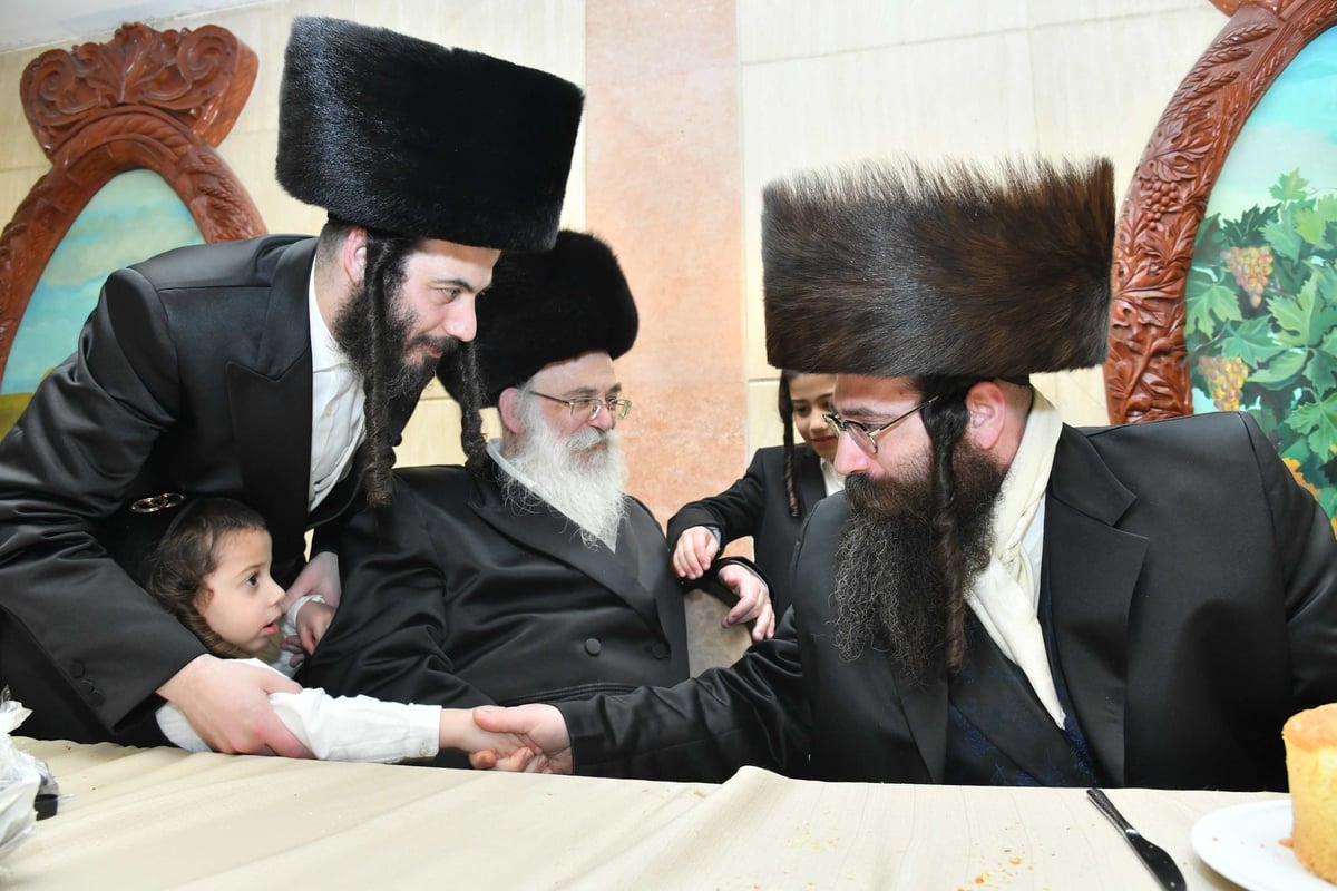 מוטי בבצ'יק ברמץ את בנו, כולם התייצבו • צפו