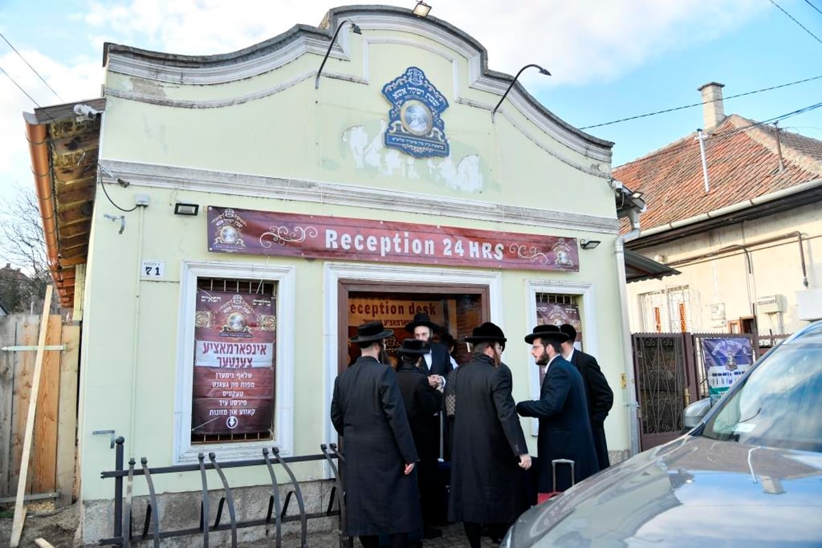 תולדות אברהם יצחק ערכו 'דינר' ב'קרעסטיר'