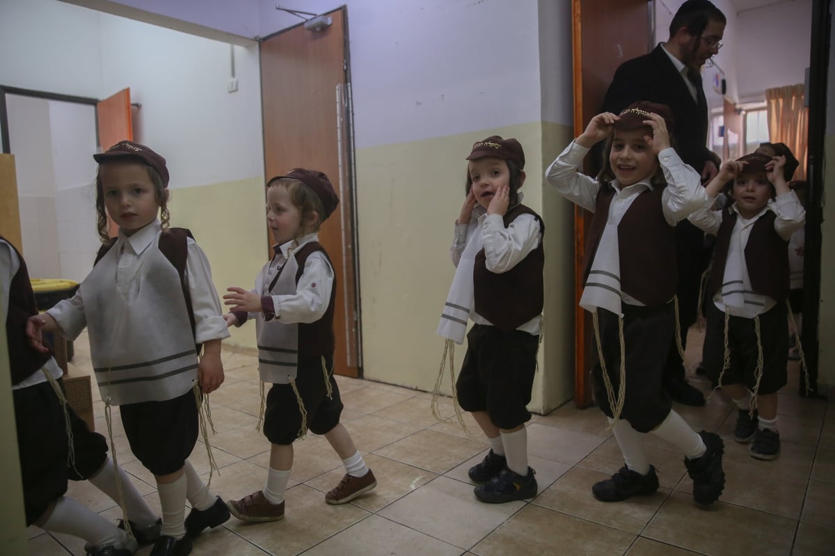 'יענקלה הכונס' - בצעדת פורים של ילדי הת"ת החסידי