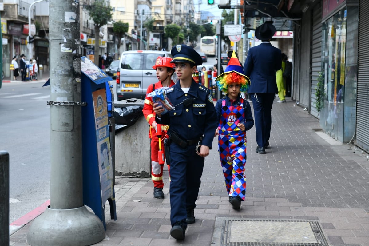 כך חוגגים הבני ברקים את חג הפורים • טעימה