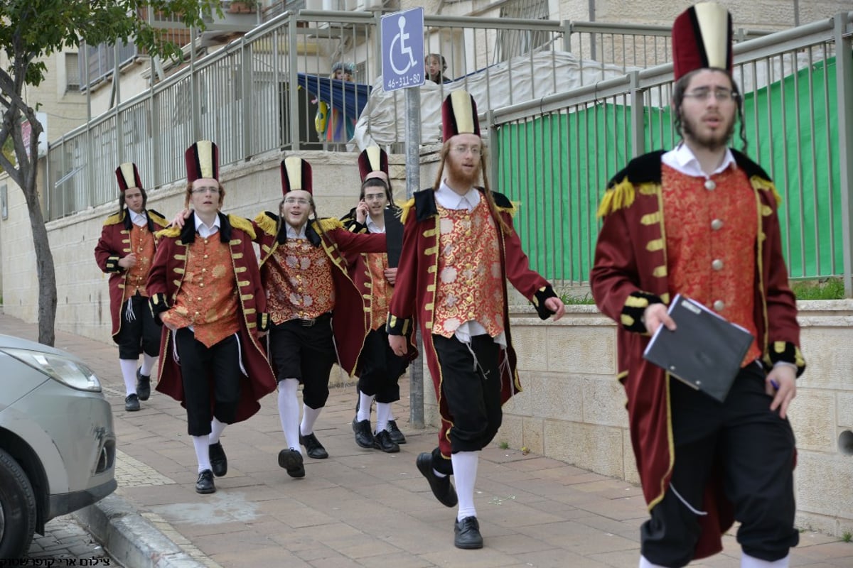 כך חגגו את חג הפורים בביתר עילית • תיעוד