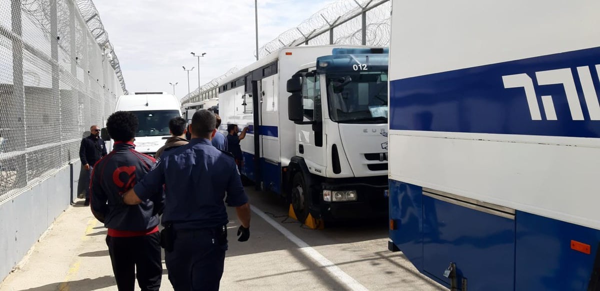 שב"ס פינה אסירים מבית הסוהר 'סהרונים'