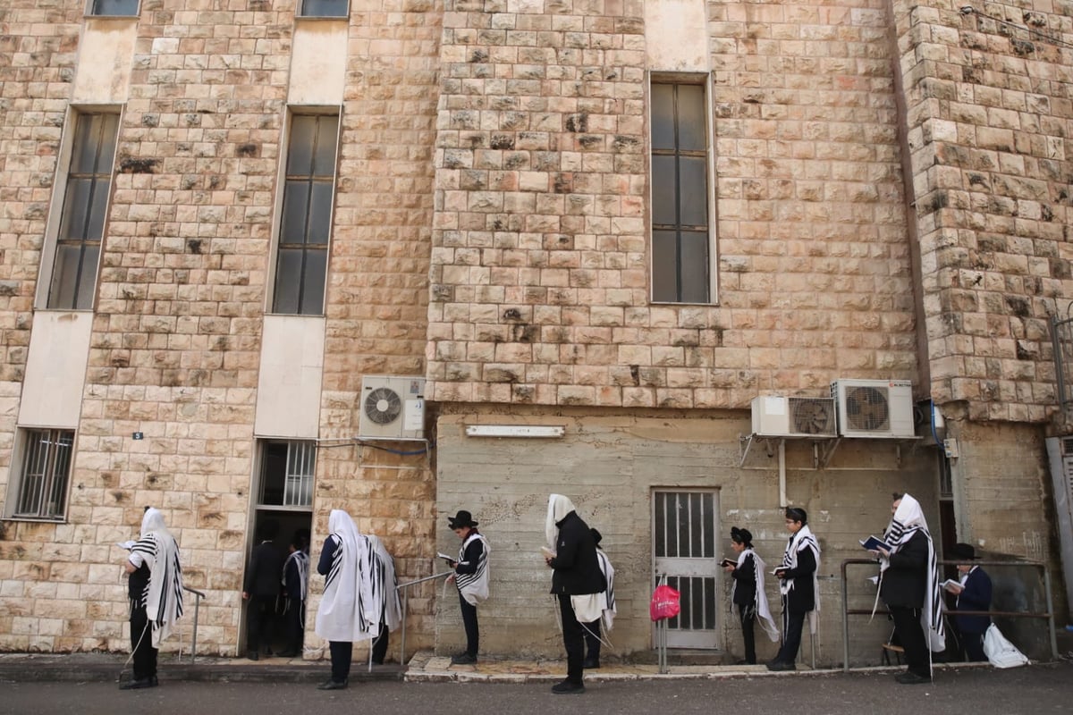 כך שמרו על התקנות ב"שטיבלך חסידים" • צפו