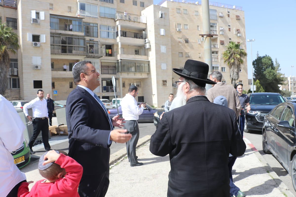 המשאית של ליאון שימחה בהר נוף • תיעוד