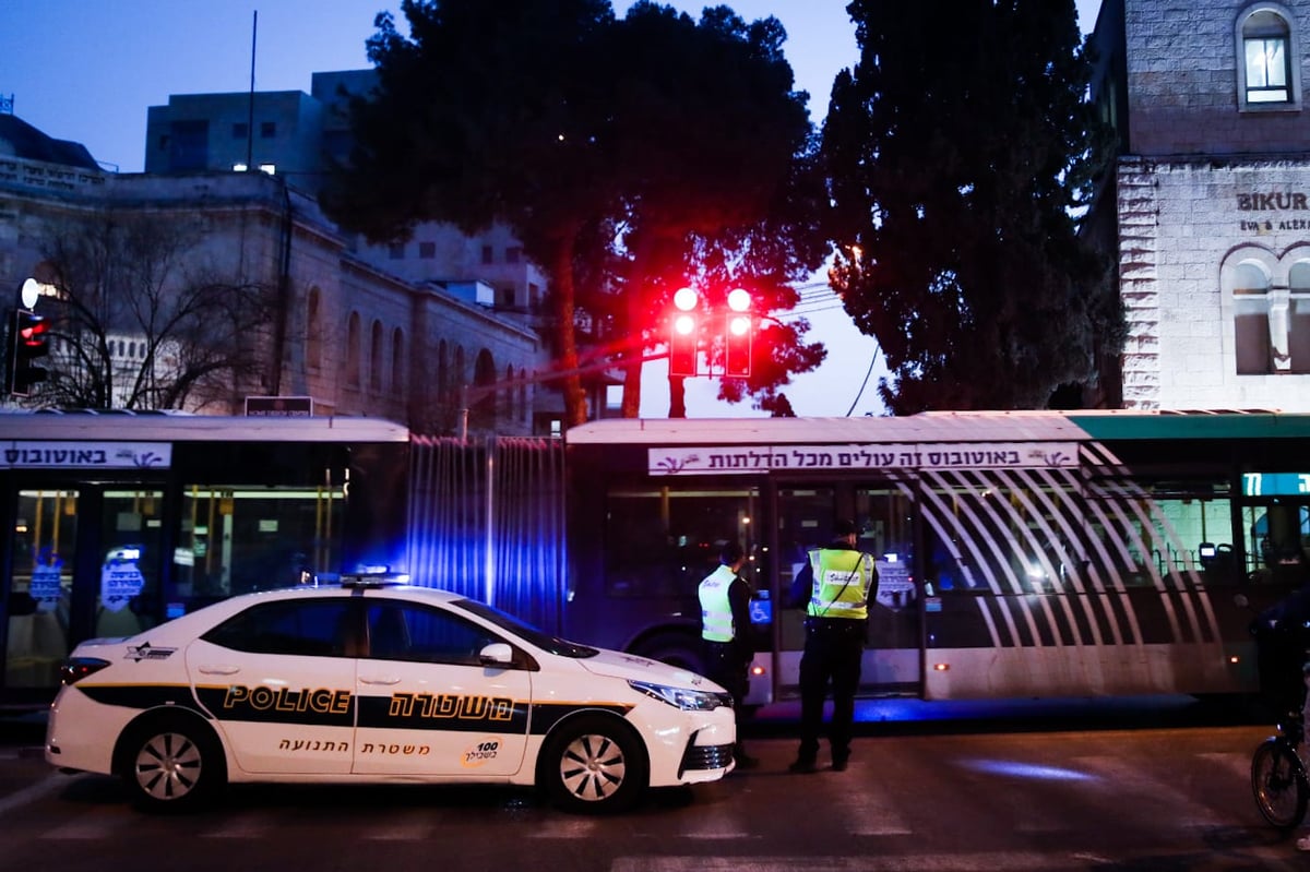 צפו: המשטרה סוגרת את שכונת גאולה בירושלים