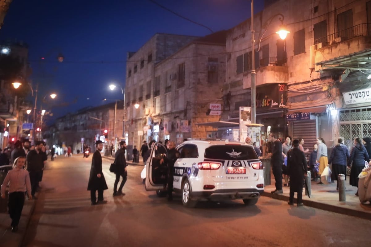 צפו: המשטרה סוגרת את שכונת גאולה בירושלים