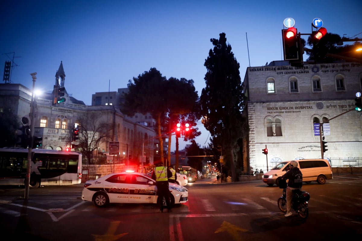 צפו: המשטרה סוגרת את שכונת גאולה בירושלים