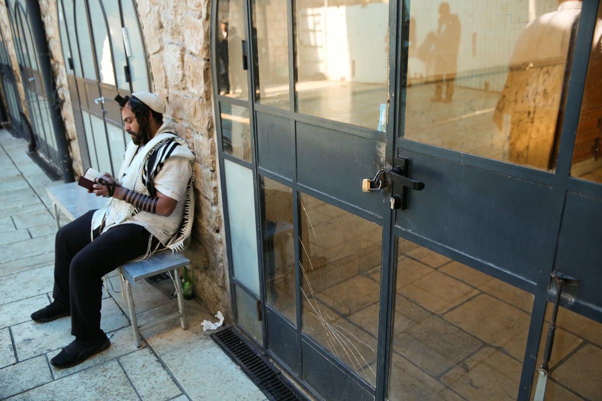 כך התפללו שחרית בציונו של רשב"י במירון ובצפת • תיעוד