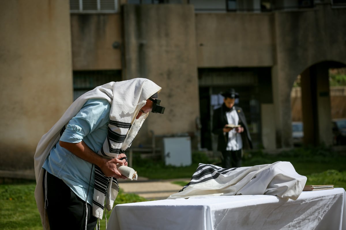 כך התפללו שחרית בציונו של רשב"י במירון ובצפת • תיעוד