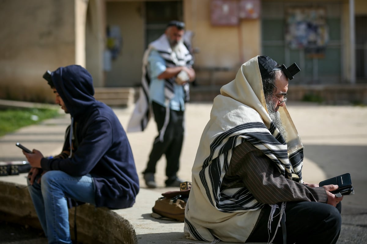 כך התפללו שחרית בציונו של רשב"י במירון ובצפת • תיעוד