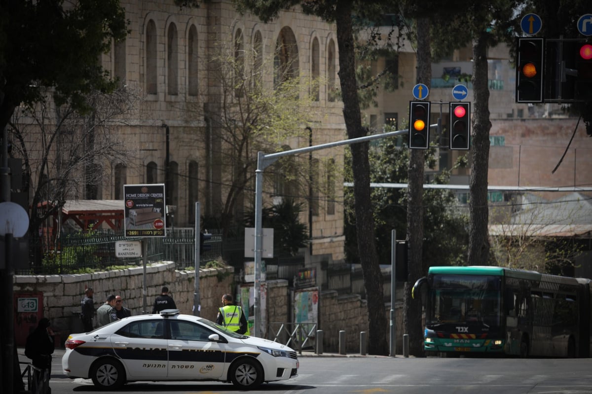 תיעוד: כך פעלו השוטרים לסגירת החנויות בירושלים