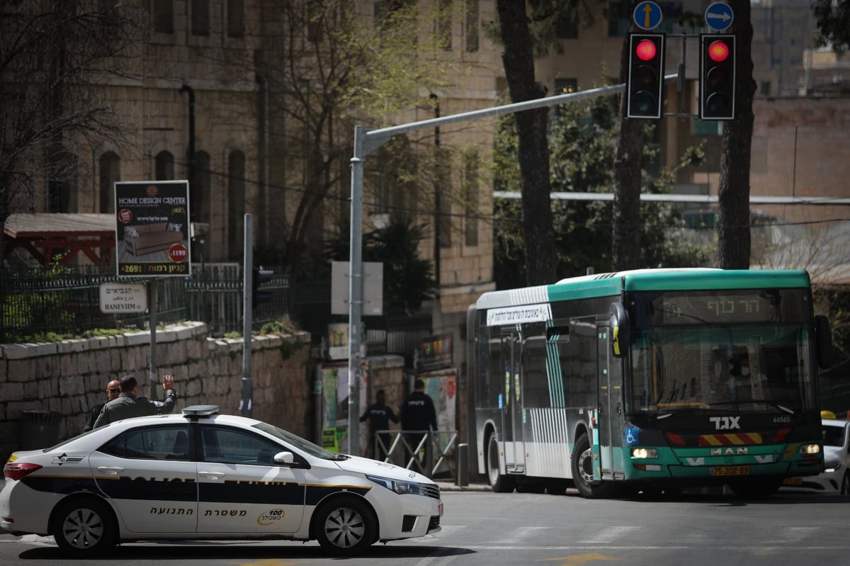 תיעוד: כך פעלו השוטרים לסגירת החנויות בירושלים