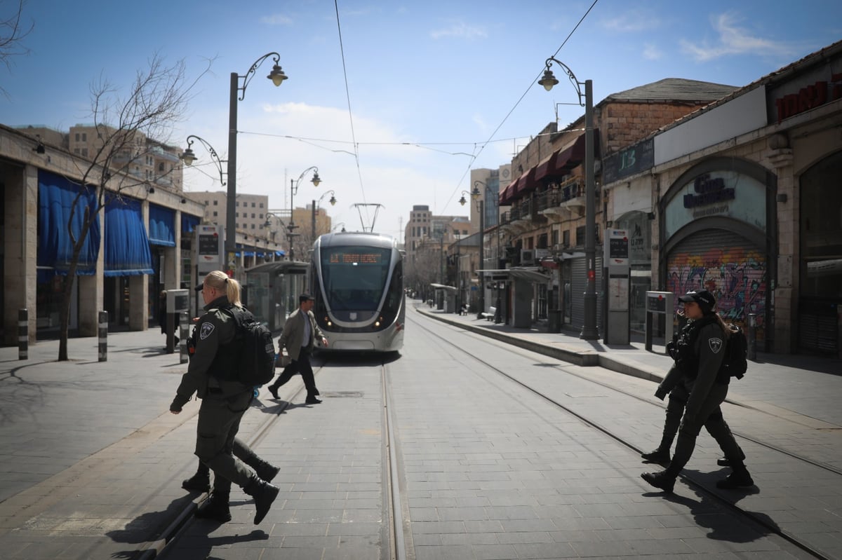 תיעוד: כך פעלו השוטרים לסגירת החנויות בירושלים