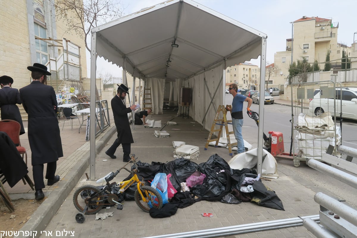 שוטרים פשטו על ה'שטיבלך' וקנסו מתפללים