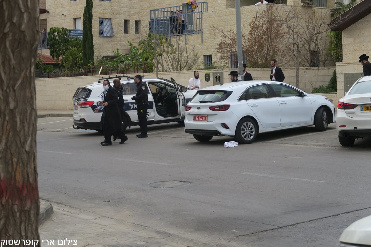 שוטרים פשטו על ה'שטיבלך' וקנסו מתפללים