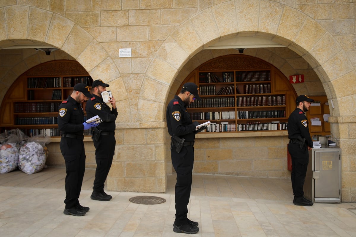 אבני הכותל המערבי עברו ניקוי וחיטוי • צפו