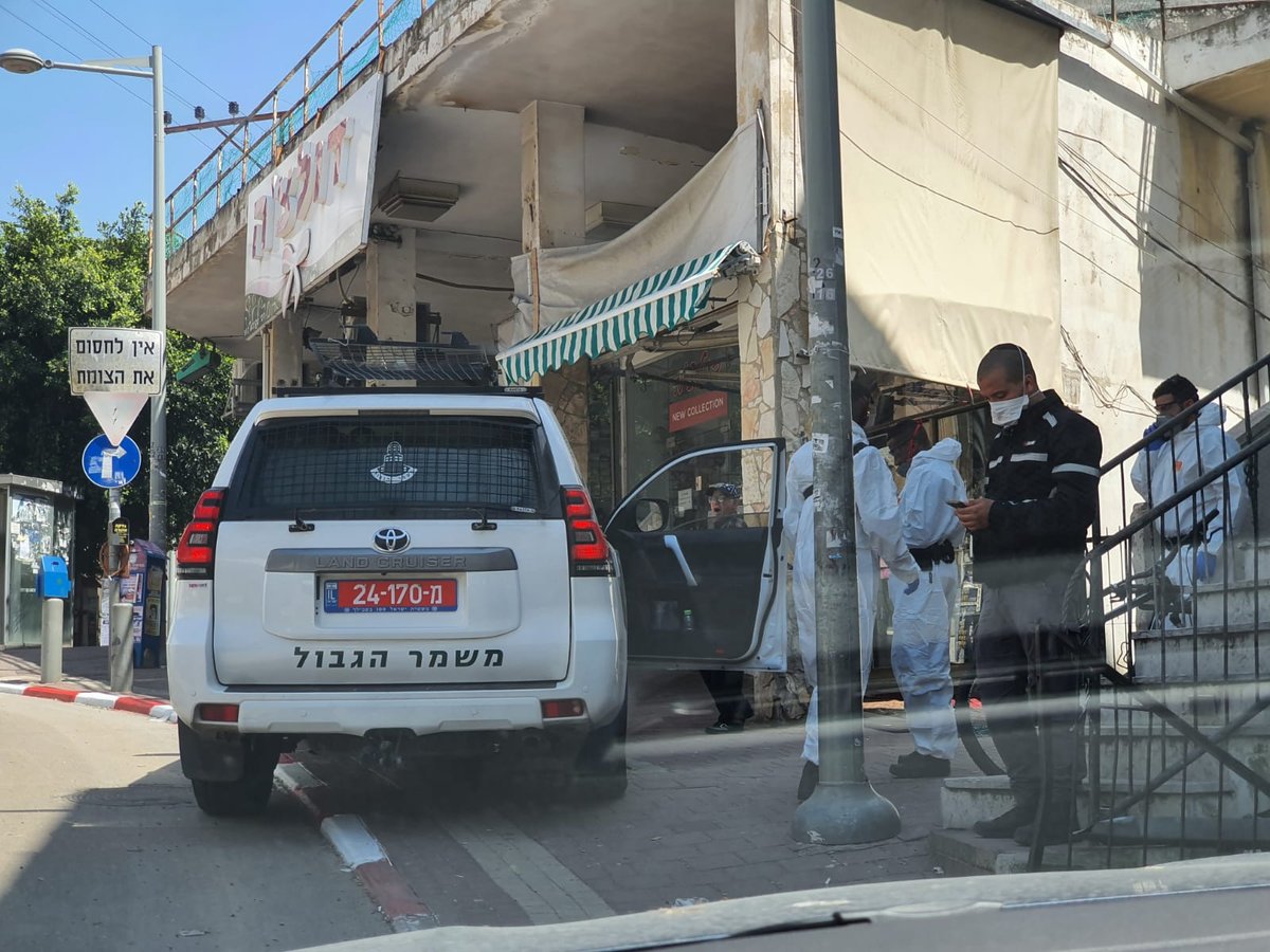 הפרת ההנחיות; כוחות משטרה פשטו על פוניבז'