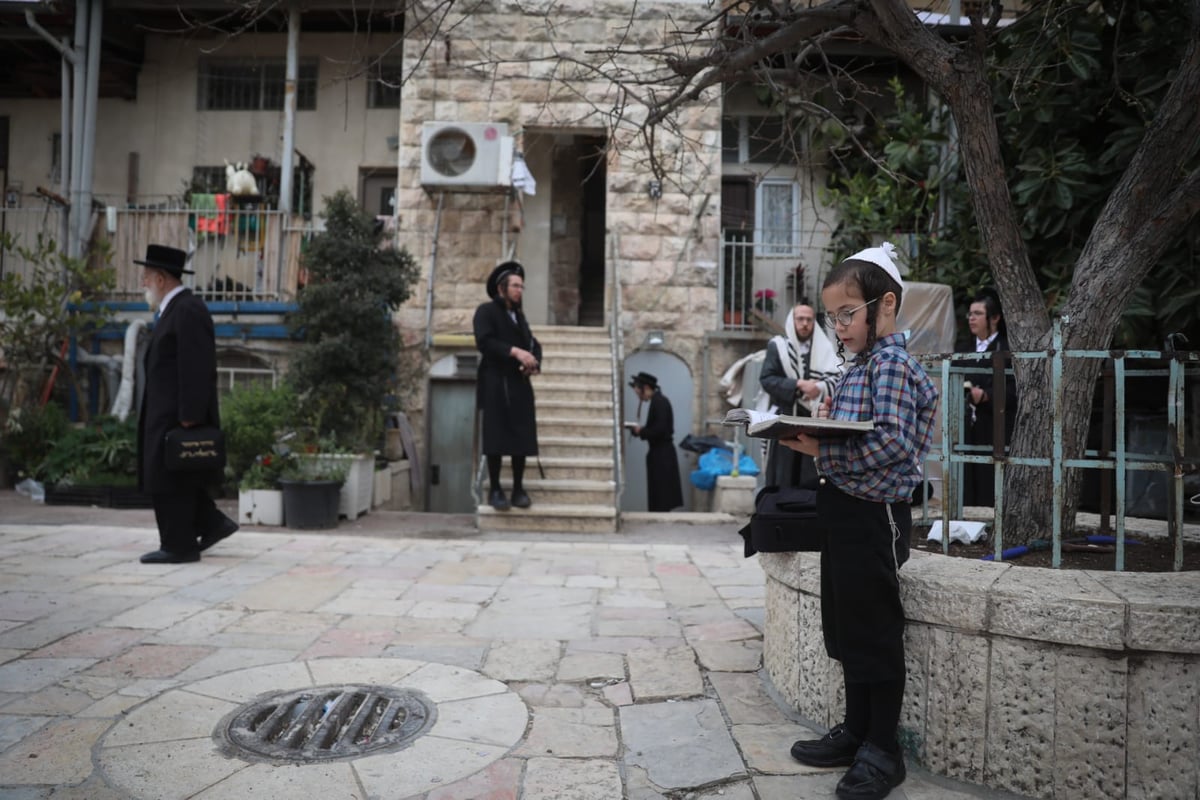 מיוחד: תפילת המרפסות במאה שערים • צפו