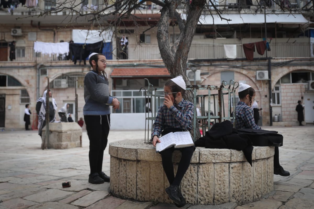 מיוחד: תפילת המרפסות במאה שערים • צפו