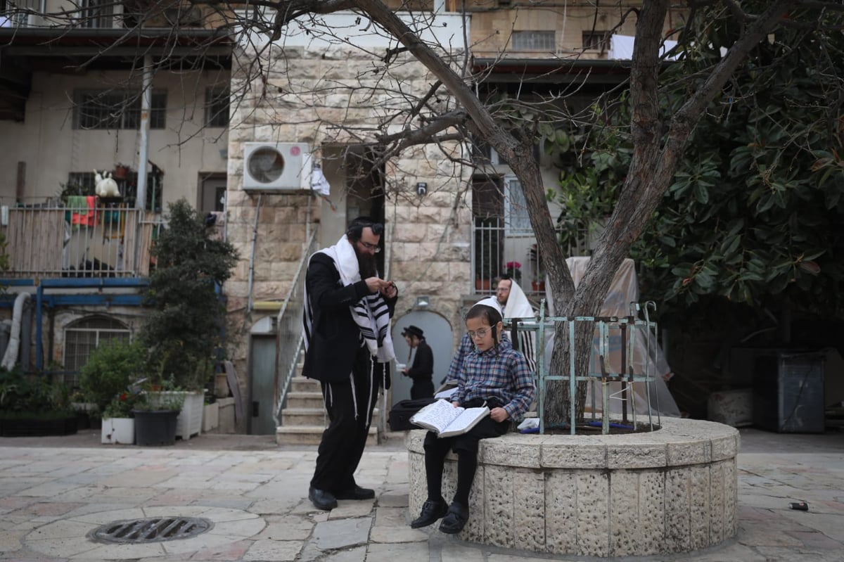 מיוחד: תפילת המרפסות במאה שערים • צפו