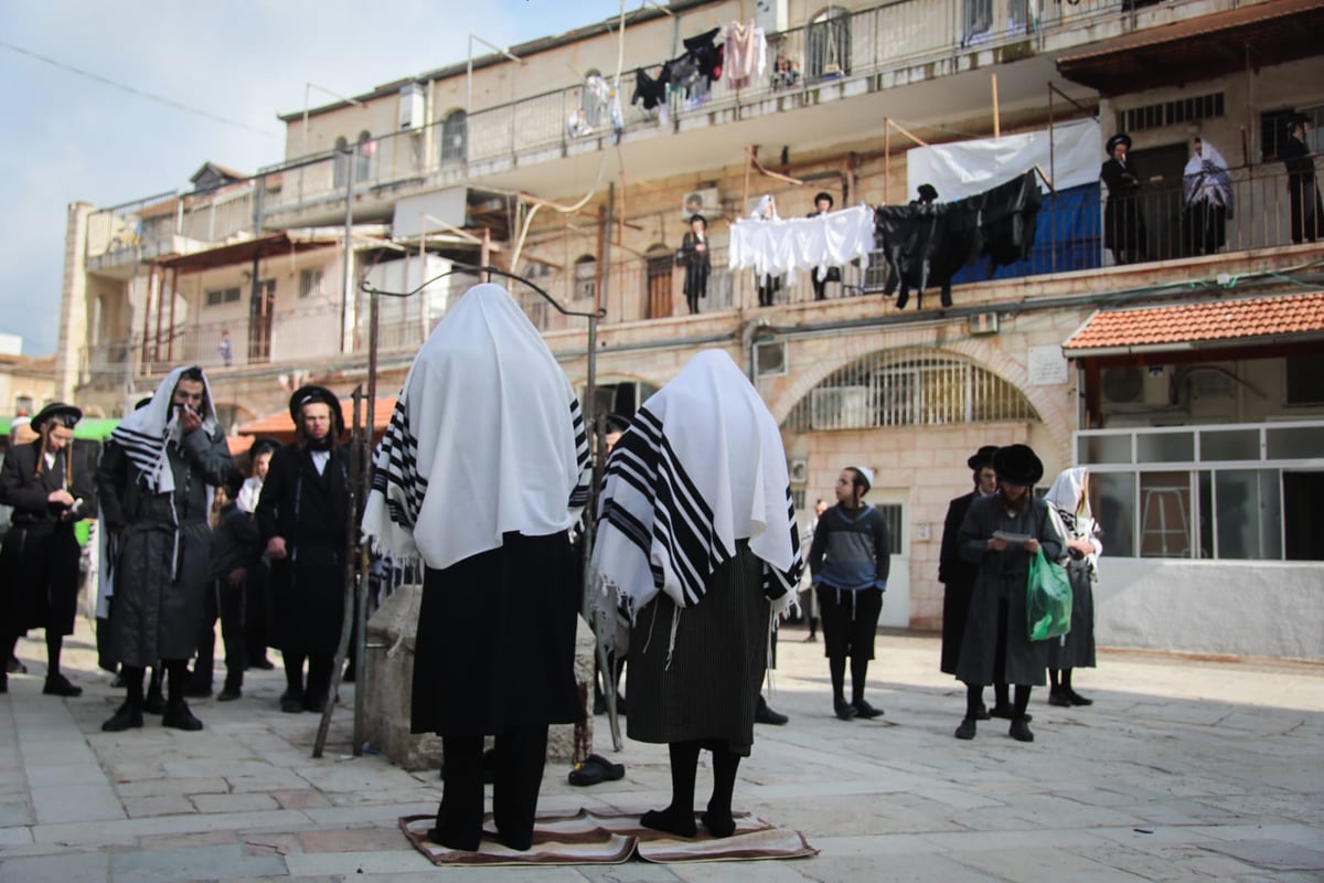 מיוחד: תפילת המרפסות במאה שערים • צפו