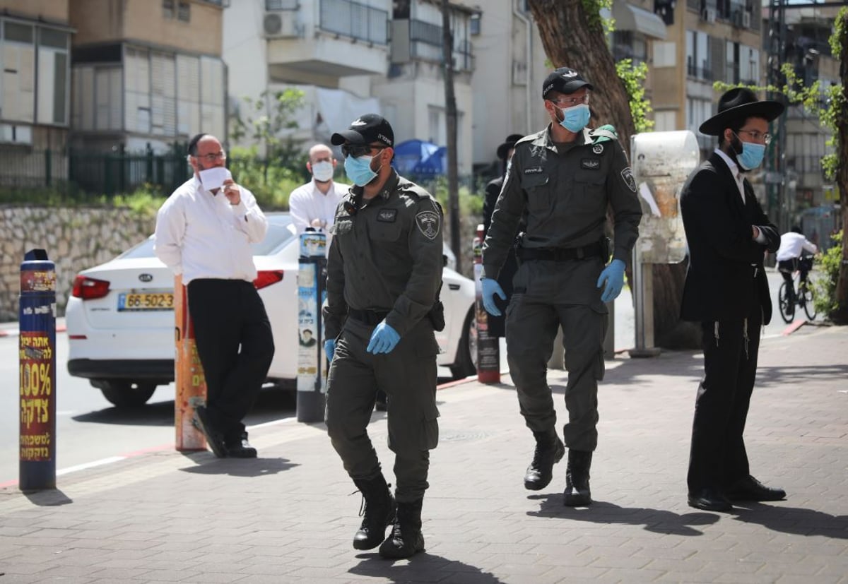 שוטרים בבני ברק, ביום שישי