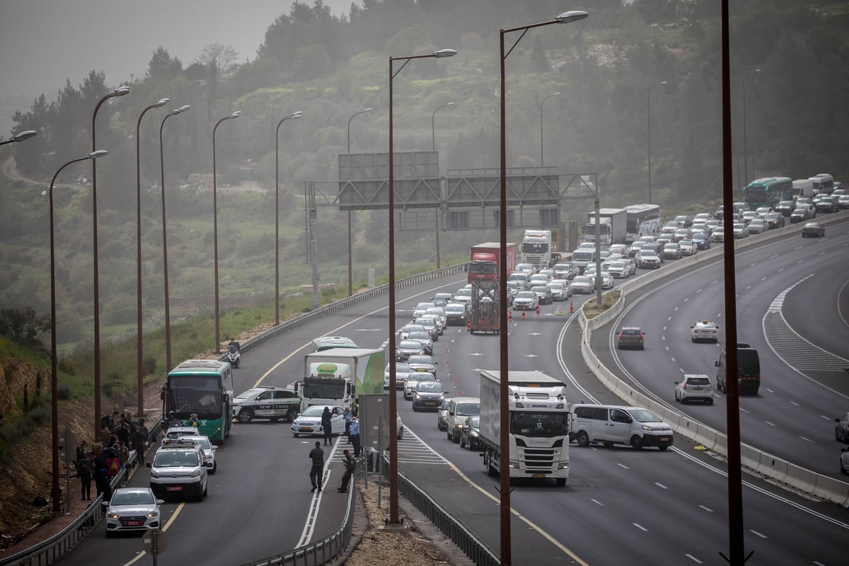 "המבצע המשטרתי" למעצר חולה קורונה באוטובוס • צפו