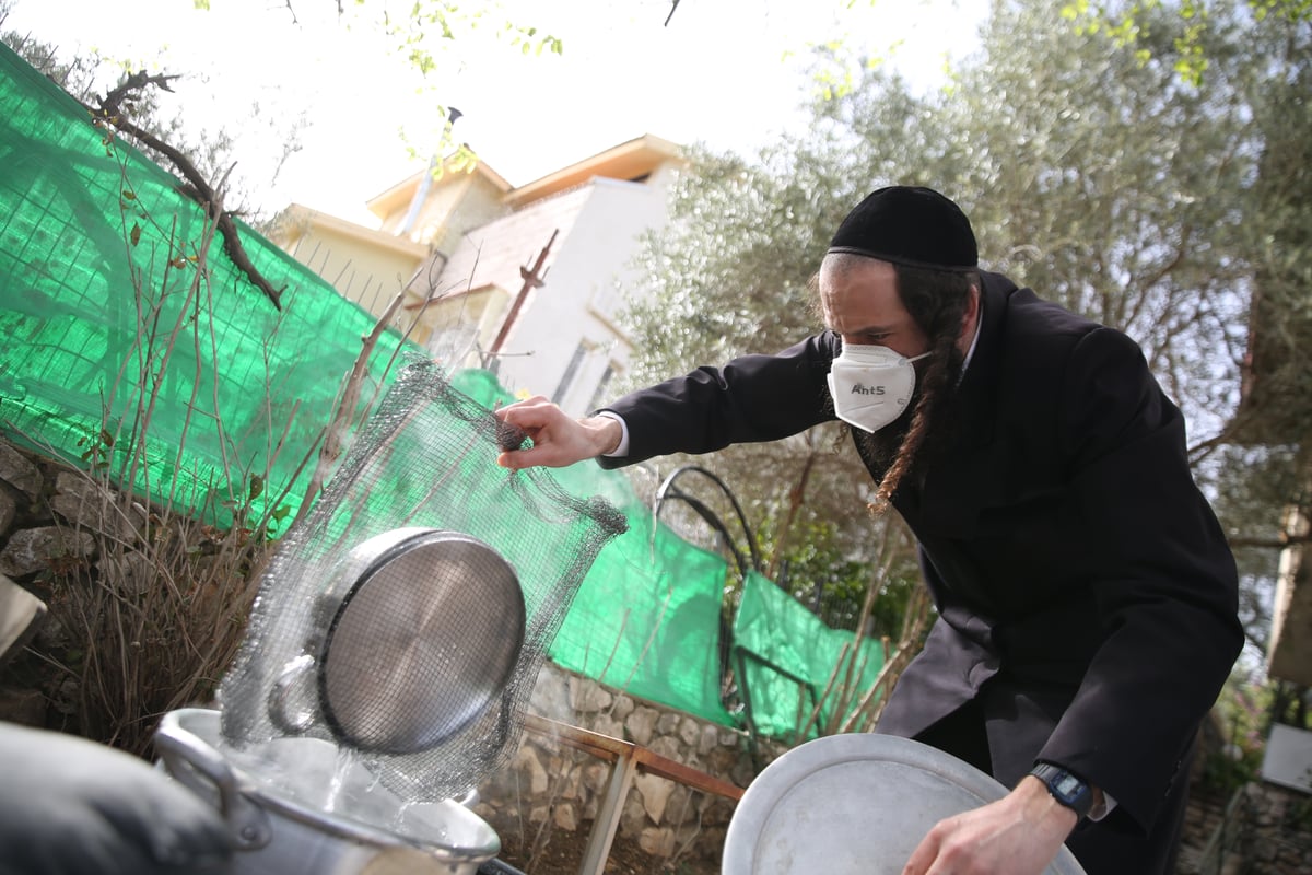 בצל ה'קורונה': כך הגעילו כלים בעיר צפת