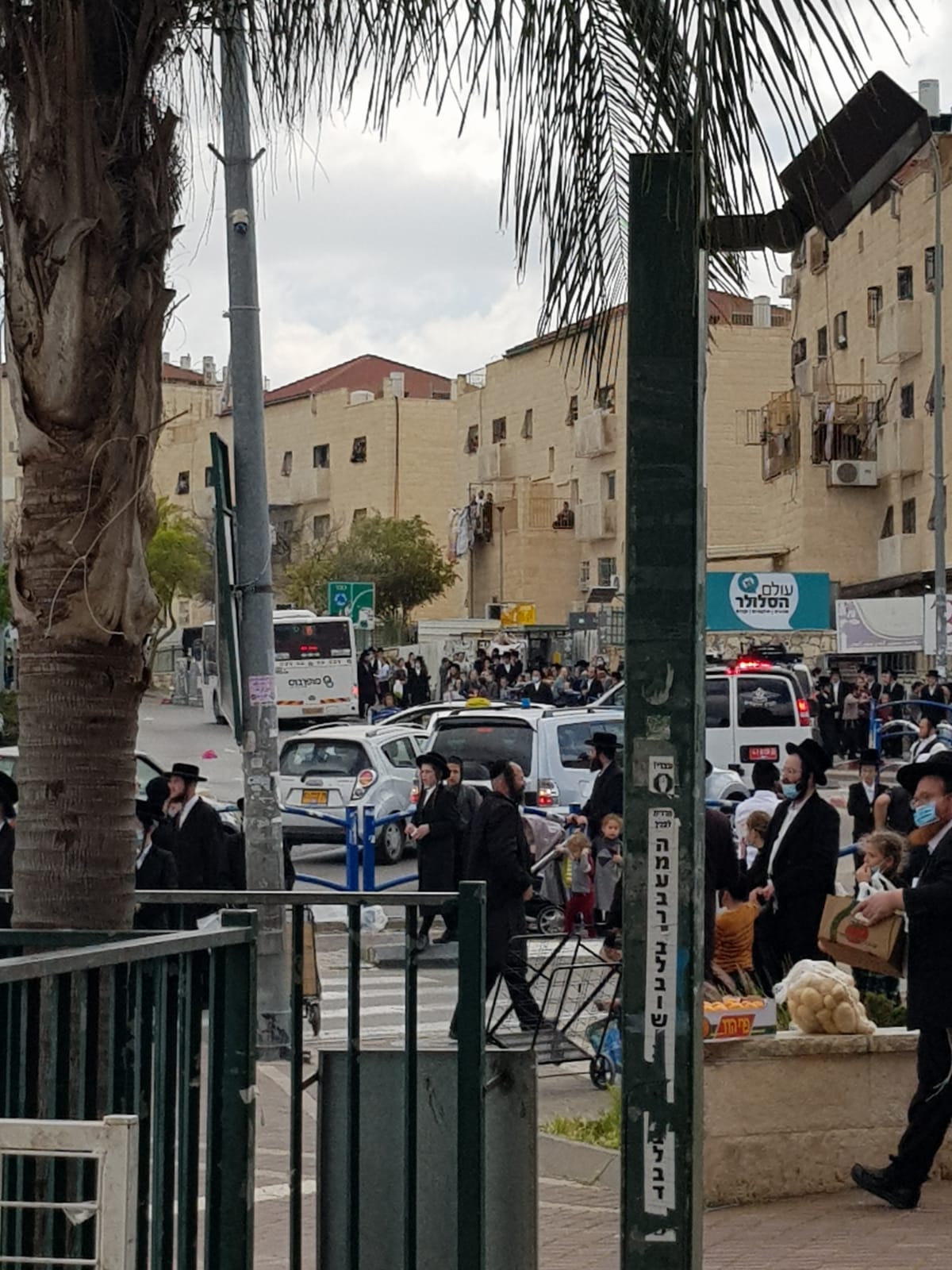 טירוף בבית שמש: 'חלוקת קורונה' להמונים