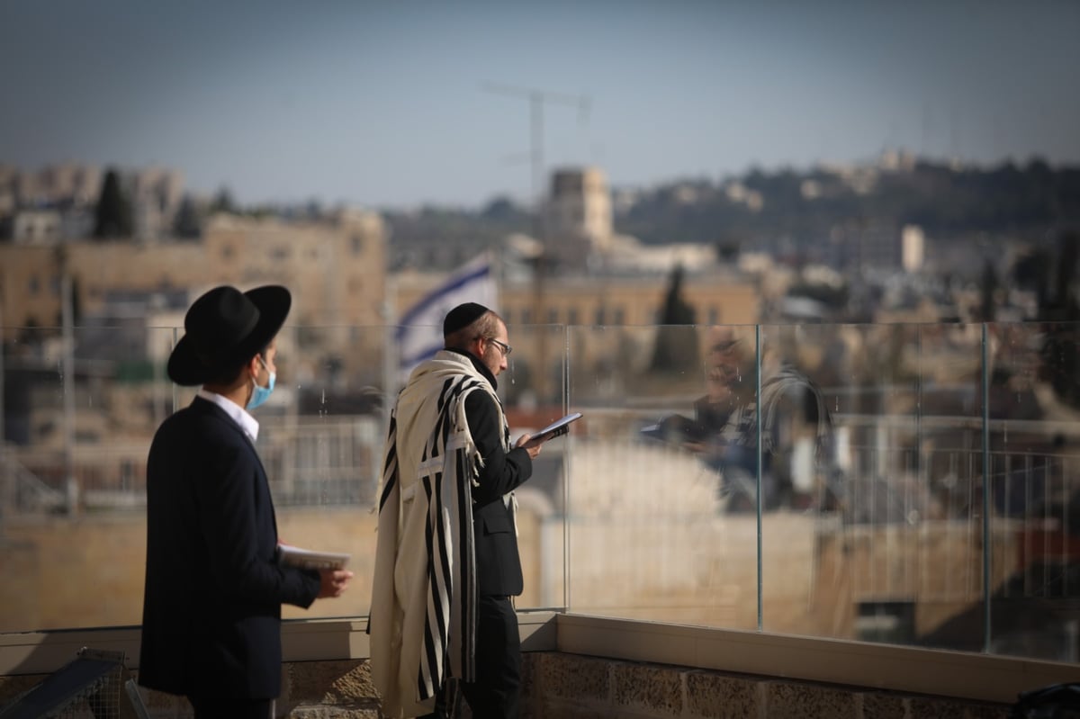 מעמד ברכת כהנים בכותל המערבי - במניין בלבד • צפו