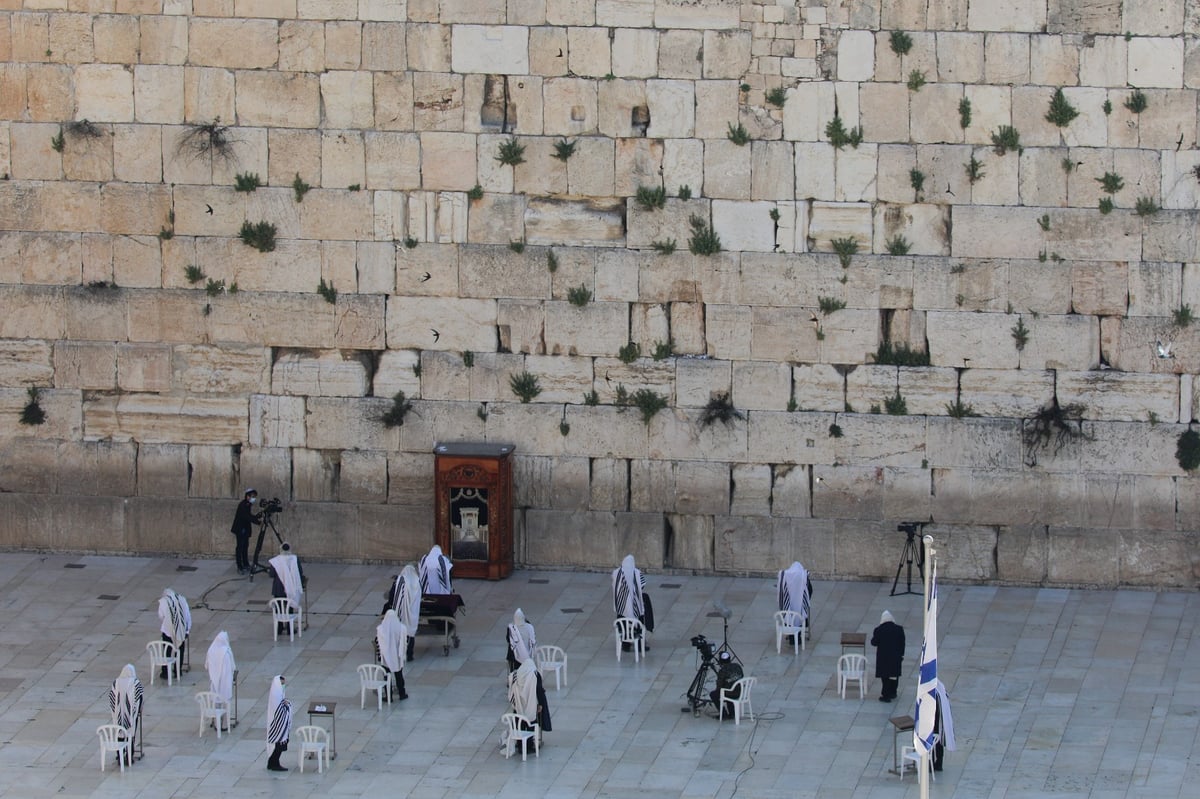 מעמד ברכת כהנים בכותל המערבי - במניין בלבד • צפו