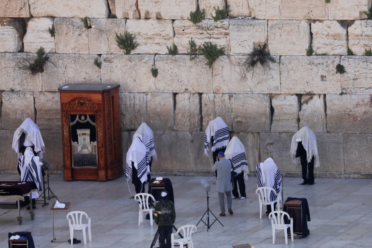 מעמד ברכת כהנים בכותל המערבי - במניין בלבד • צפו