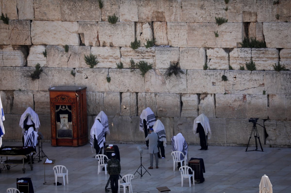 מעמד ברכת כהנים בכותל המערבי - במניין בלבד • צפו