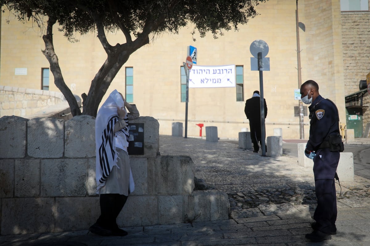 מעמד ברכת כהנים בכותל המערבי - במניין בלבד • צפו