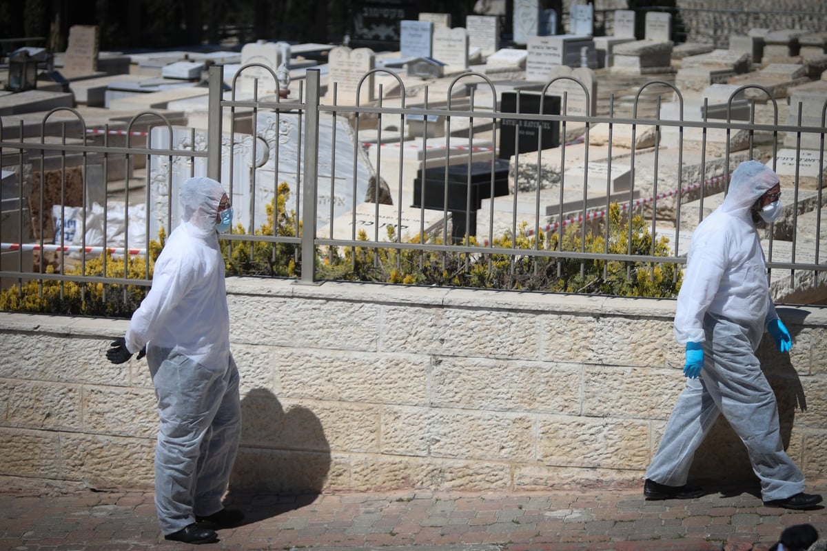 80 שנות תורה: כך זקן הראשונים לציון הובא למנוחות • צפו