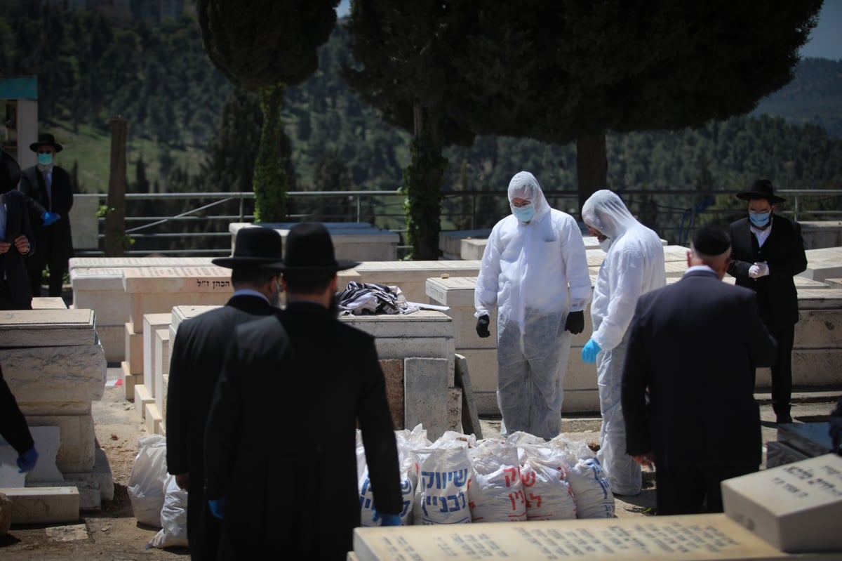 80 שנות תורה: כך זקן הראשונים לציון הובא למנוחות • צפו