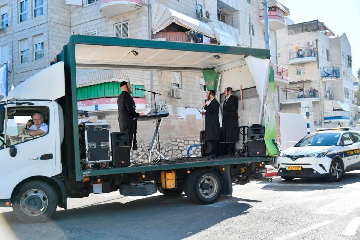 שגרת החיים של תושבי אשדוד החרדים בצל הקורונה - צפו